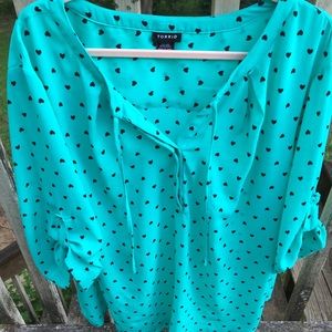 Torrid 3/4 sleeve, Sz 5 blouse with tiny hearts!